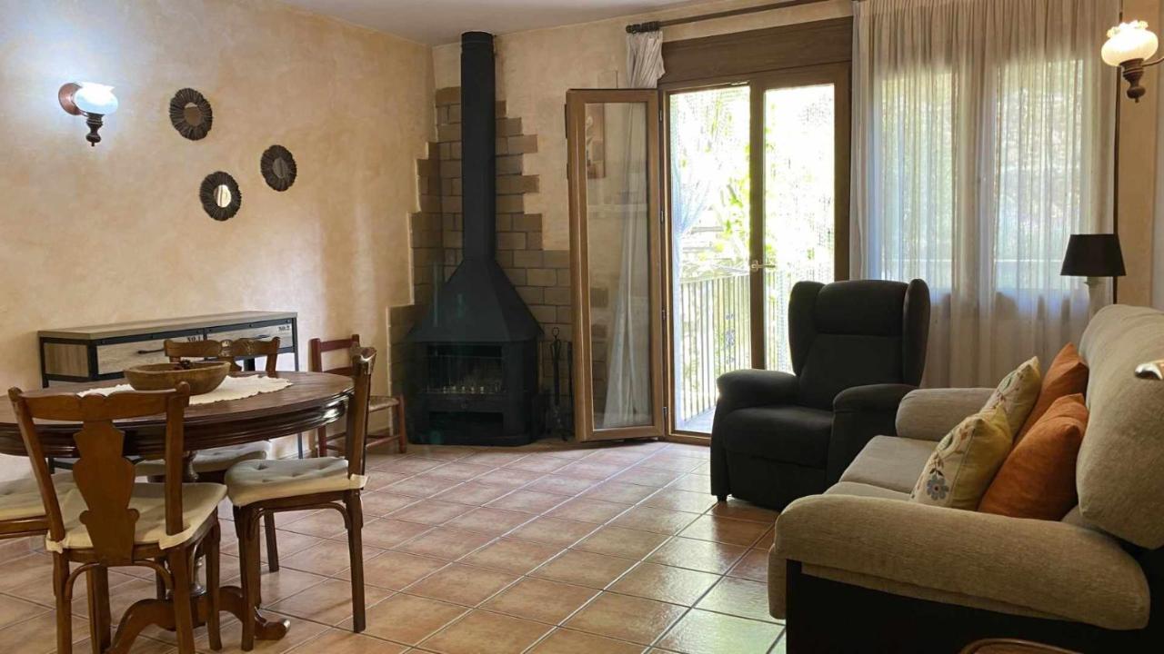 Apartamentos Casa Lola Rodeados De Montanas Y Rios Бесейте Екстериор снимка